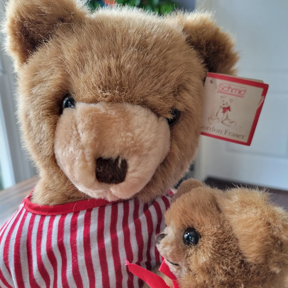 Vintage SCHMID 1984 Musical Collectibles Stuffed Bear By Gordon Fraser